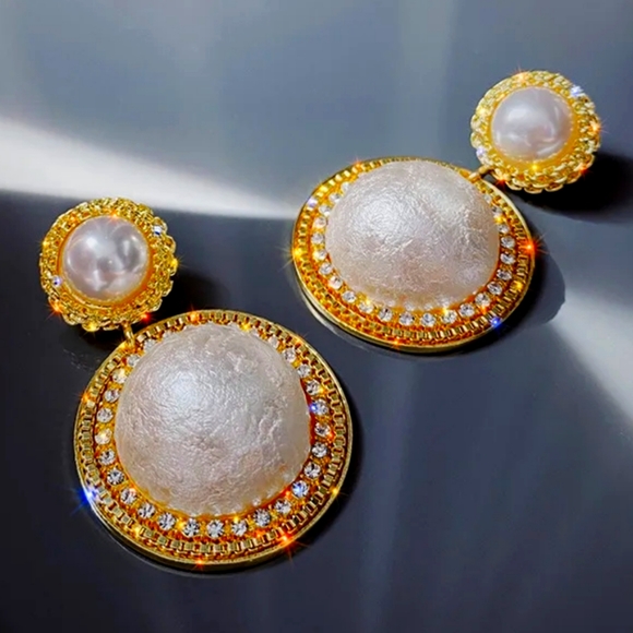 Luxury Pearl Gold Outline Earrings - Picture 1 of 5